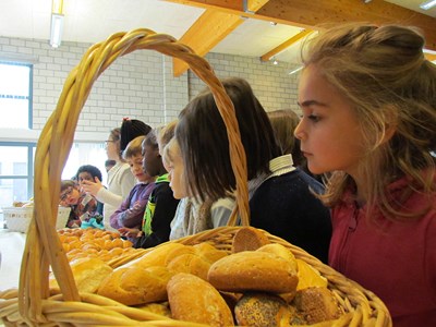 Catechesemoment 4 | Broodmaaltijd Sint-Anneke Centrm | Eerste communie 2016 |  Zondag 13 maart 2016 | Sint-Anna-ten-Drieënparochie, Antwerpen Linkeroever